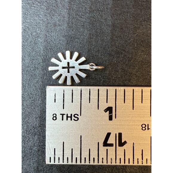 Retired James Avery Sterling Silver Sunburst Cut Out Cross Charm Uncut Loop - Picture 7 of 7